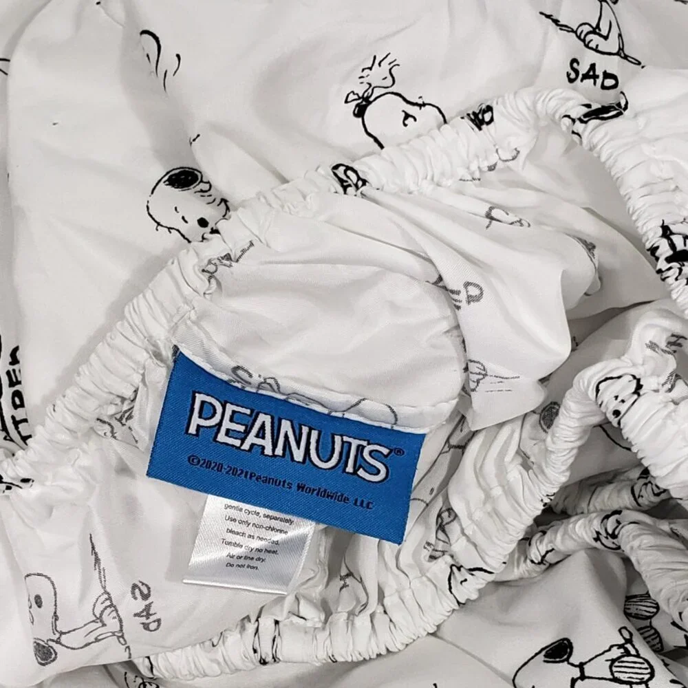 Peanuts Snoopy Charlie Brown Berkshire Home Twin Fitted Sheet Black White